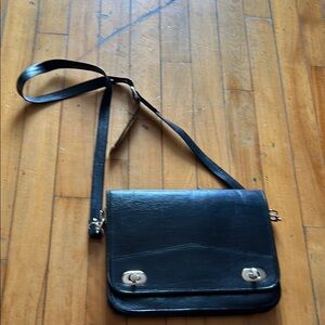 Vintage turnlock black Leather Crossbody Bag
